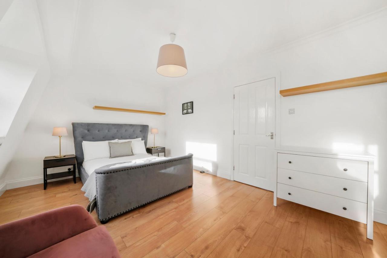 1 & 2 Bed Cosy Apartments Next To Earls Court Free Wifi Лондон Екстериор снимка